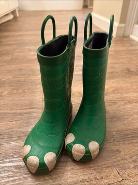Kids Green Dinosaur-Style Rain Boots with Paw-Toe Detail
